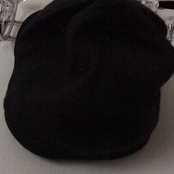 Oakley 210 Black Fitted Hat. 7 1/4-7 5/8 - Picture 4 of 4